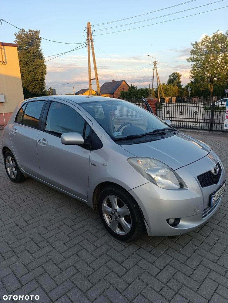 Toyota Yaris - 4