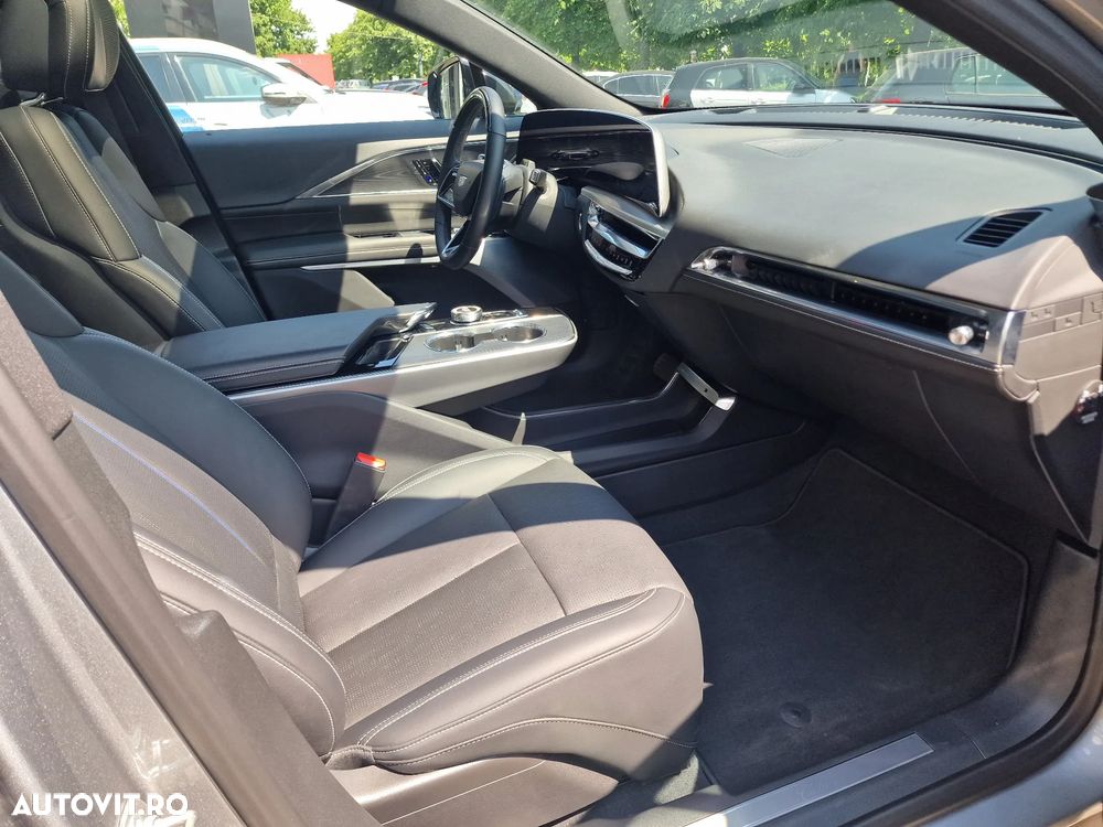 Cadillac Lyriq Sport - 18