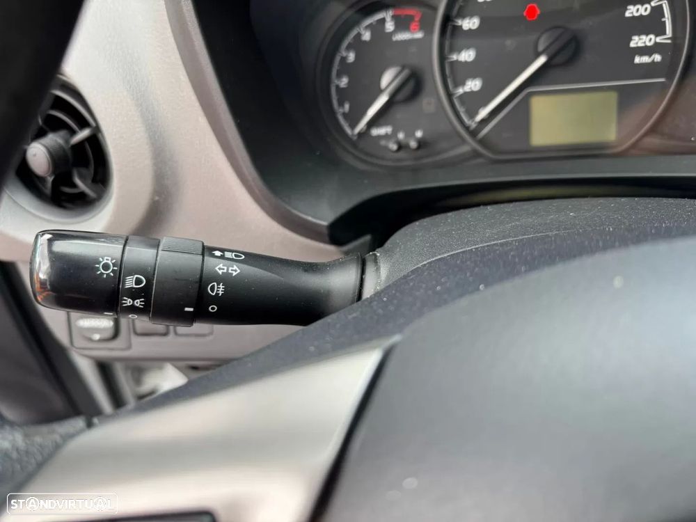 Toyota yaris bizz 1.4 d-4d ac - 14