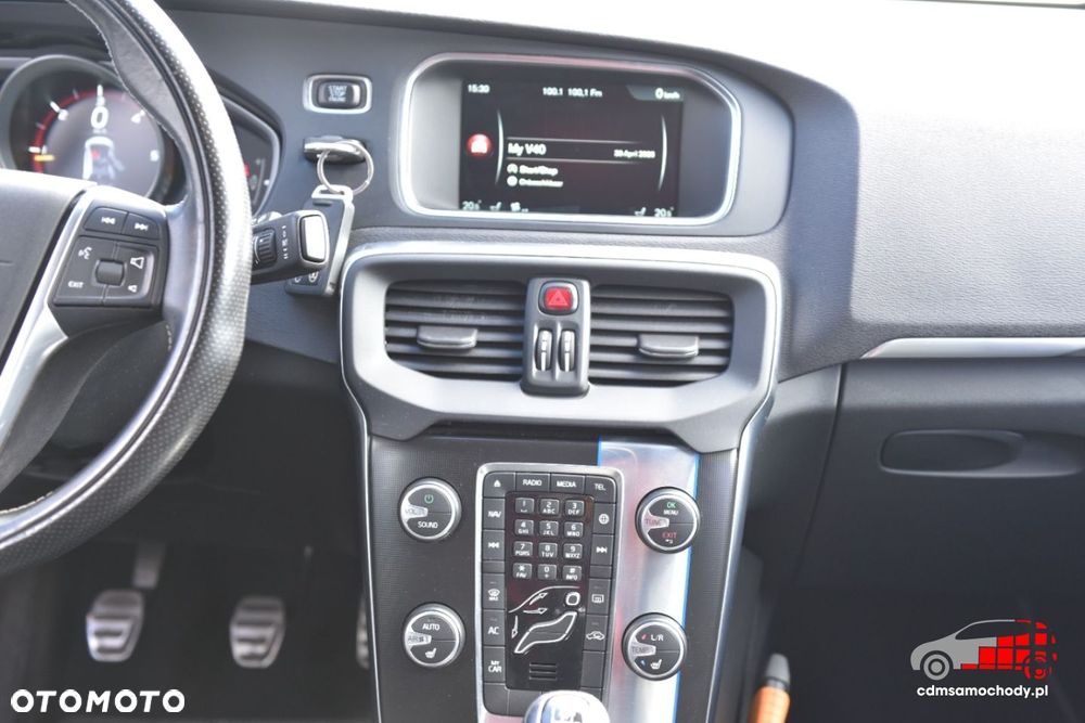 Volvo V40 - 25