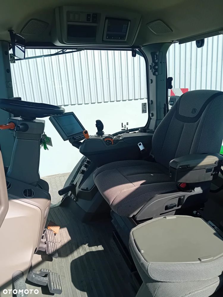 John Deere 7R310 - 11