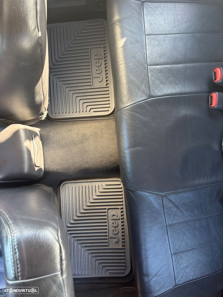 Jeep Cherokee 2.5 TD Base - 31