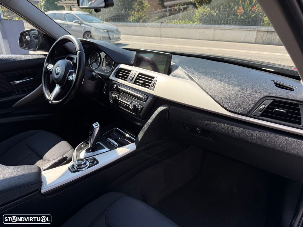 BMW 320 d DPF Touring Aut. Edition Sport - 40