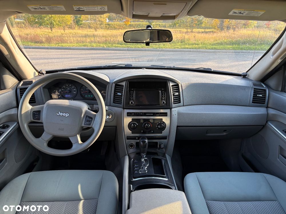Jeep Grand Cherokee - 12