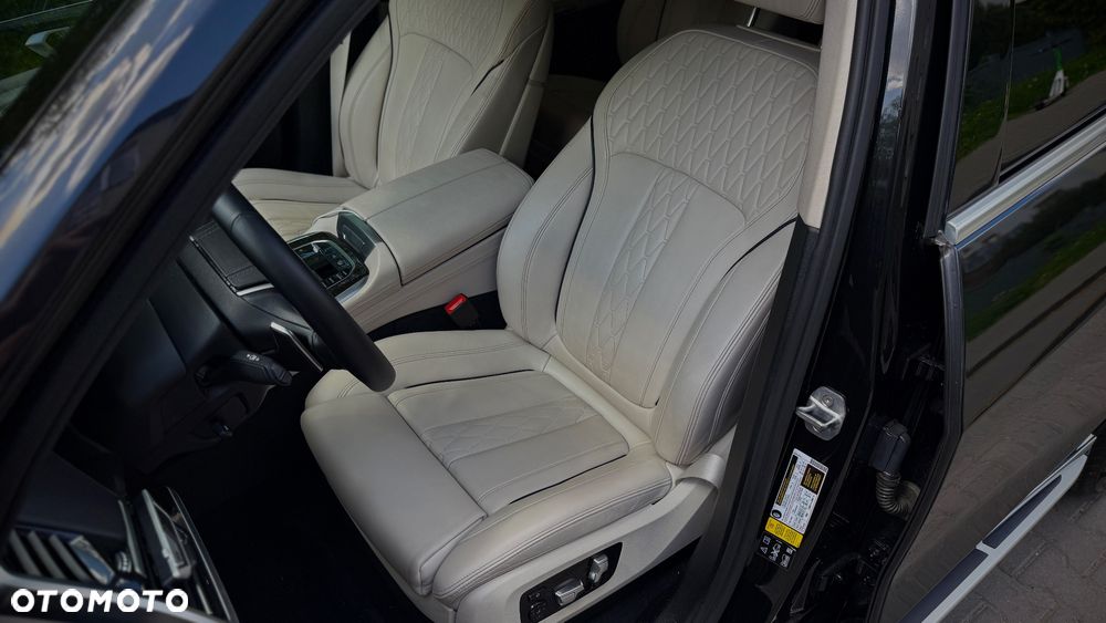 BMW X7 xDrive40i - 19