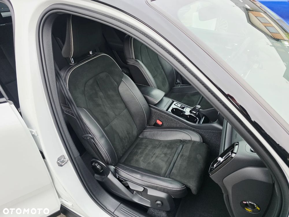 Volvo XC 40 T3 Geartronic RDesign - 16