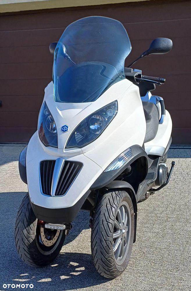 Piaggio MP-3 - 8