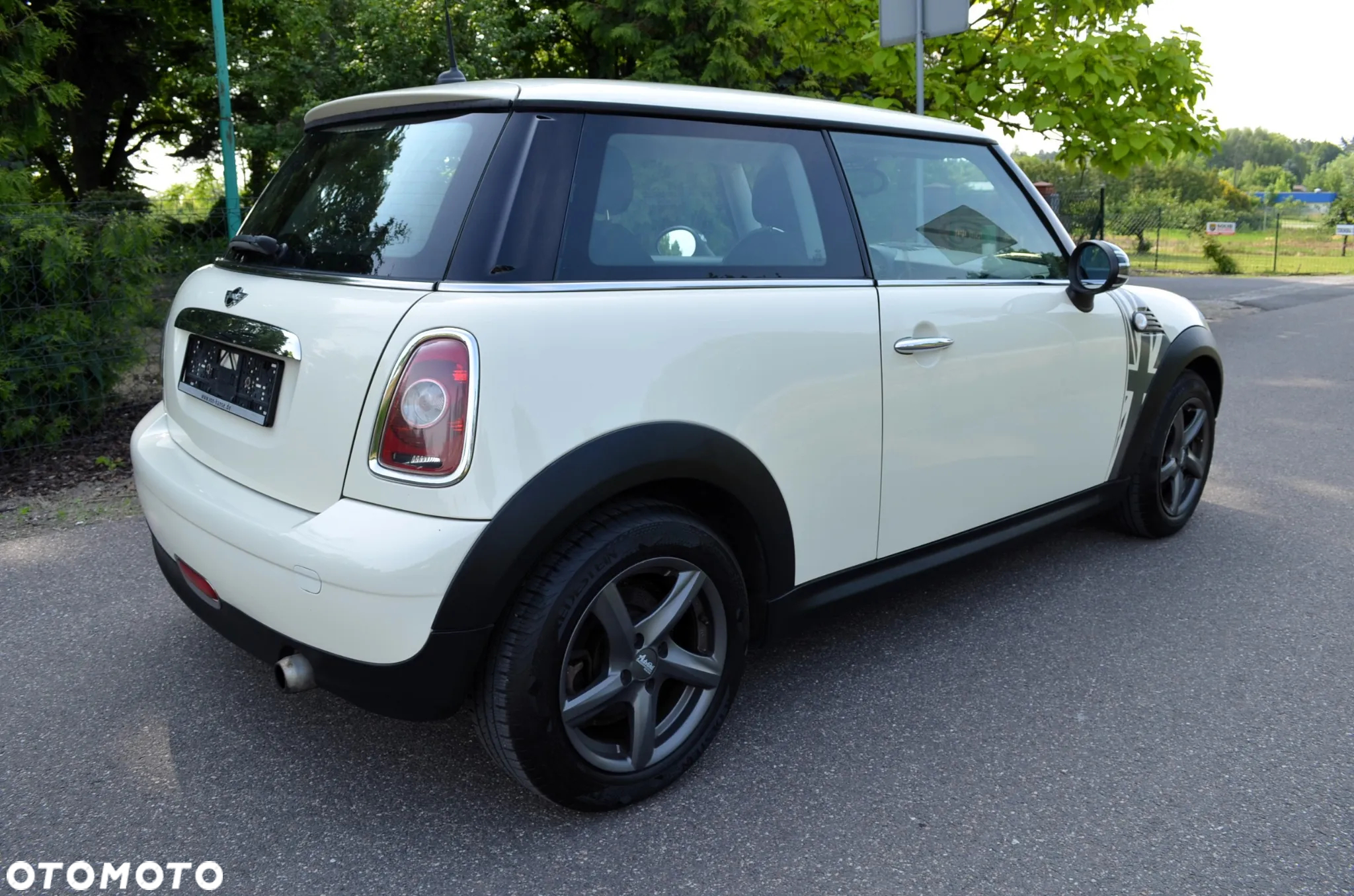 MINI ONE - 11