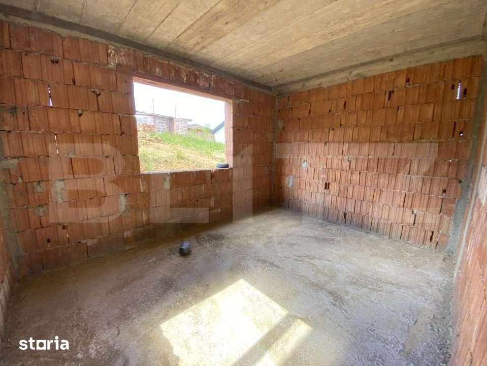Casa familiala la rosu in suprafat utila de 199 mp si 400 mp teren - Imagine principală: 5/19