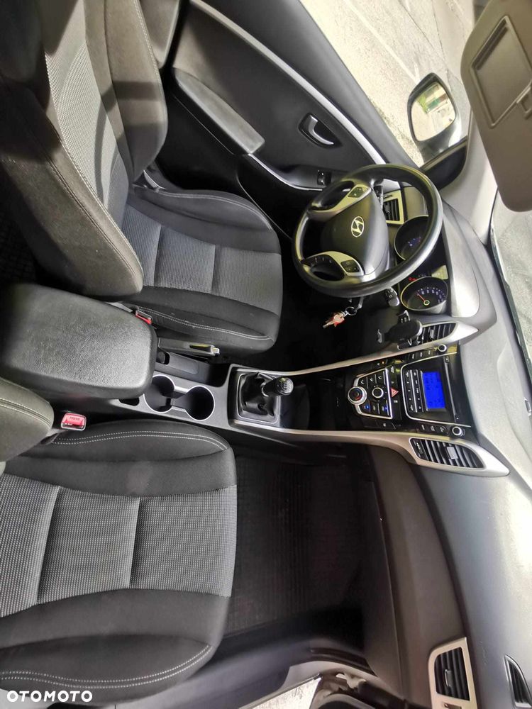 Hyundai i30 1.4 CRDi Premium - 10