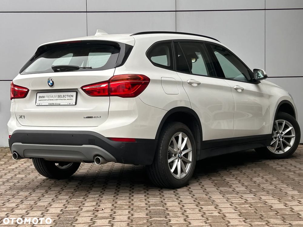 BMW X1 sDrive18d - 9
