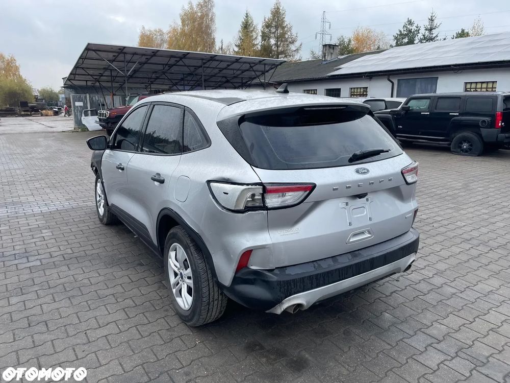 Ford Kuga - 3