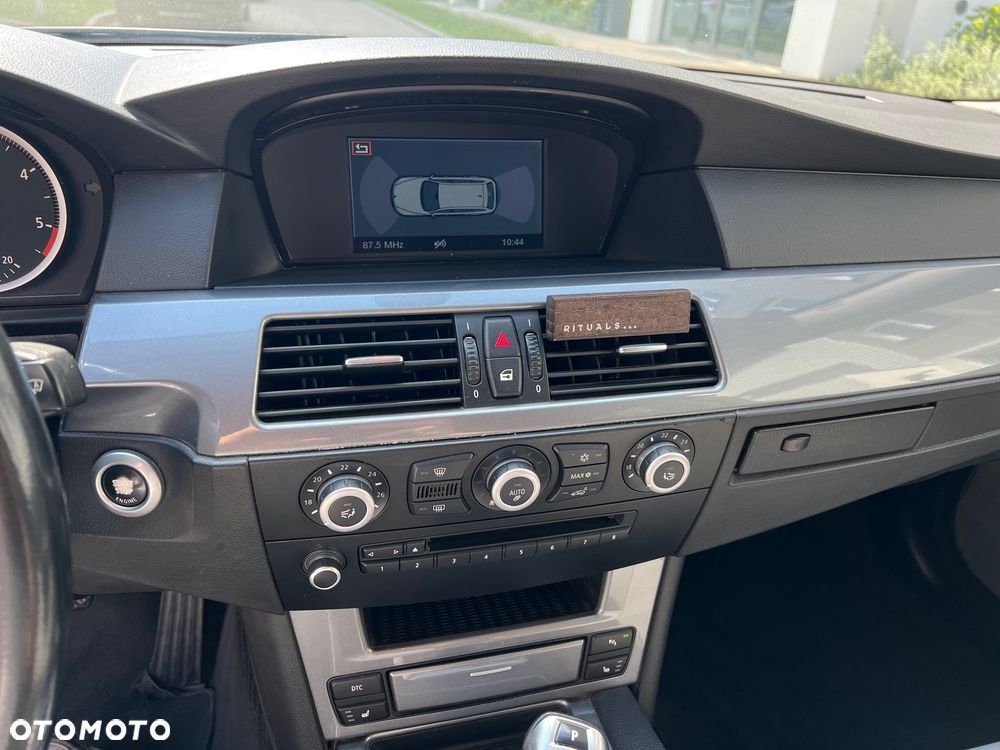 BMW Seria 5 520d - 13