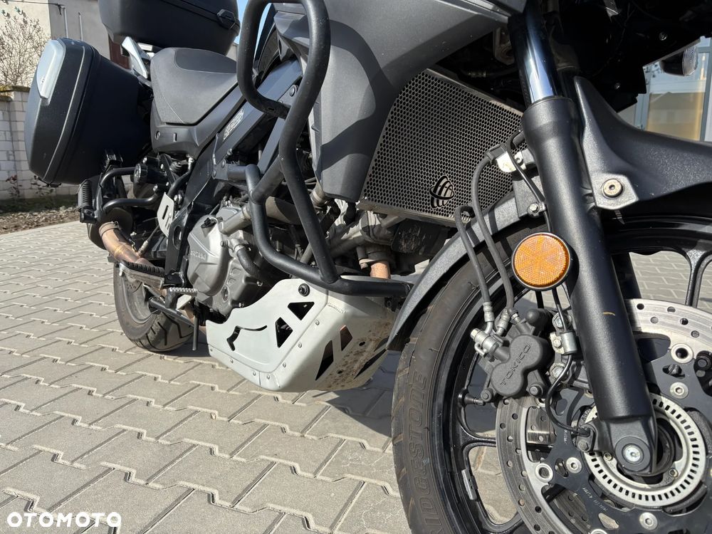 Suzuki V-STROM - 10