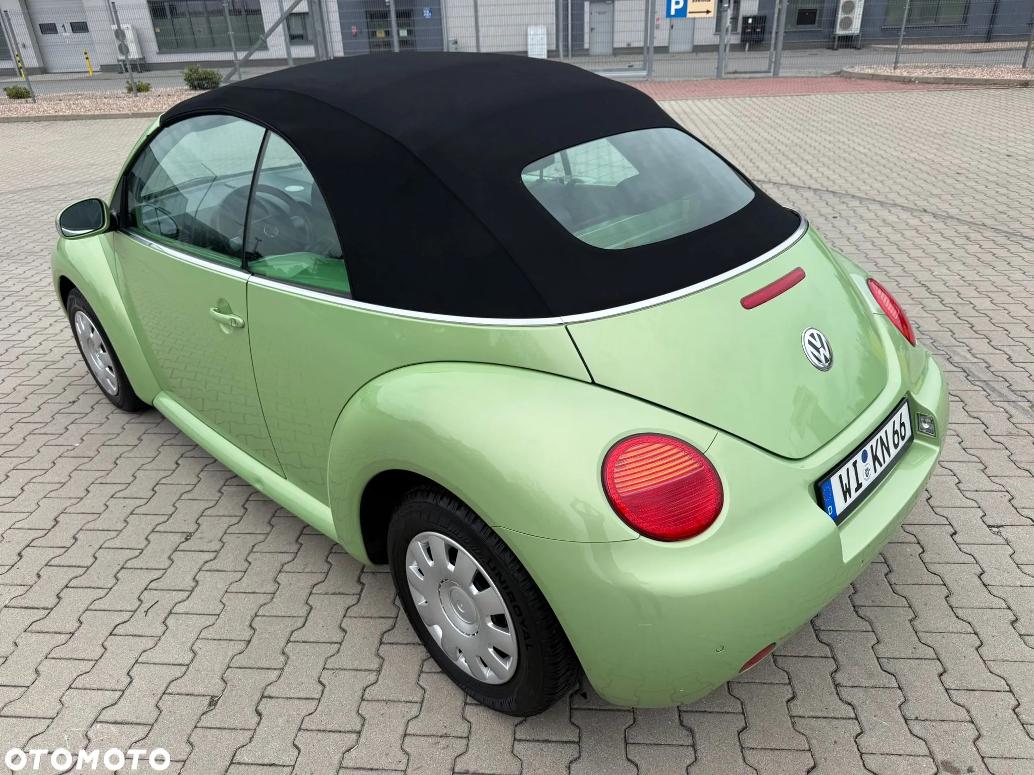 Volkswagen New Beetle Cabriolet 2.0 United - 9