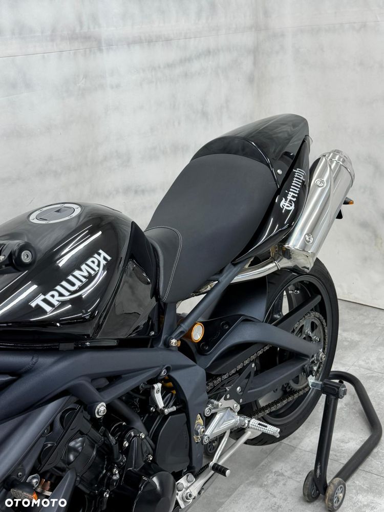 Triumph Street Triple - 19