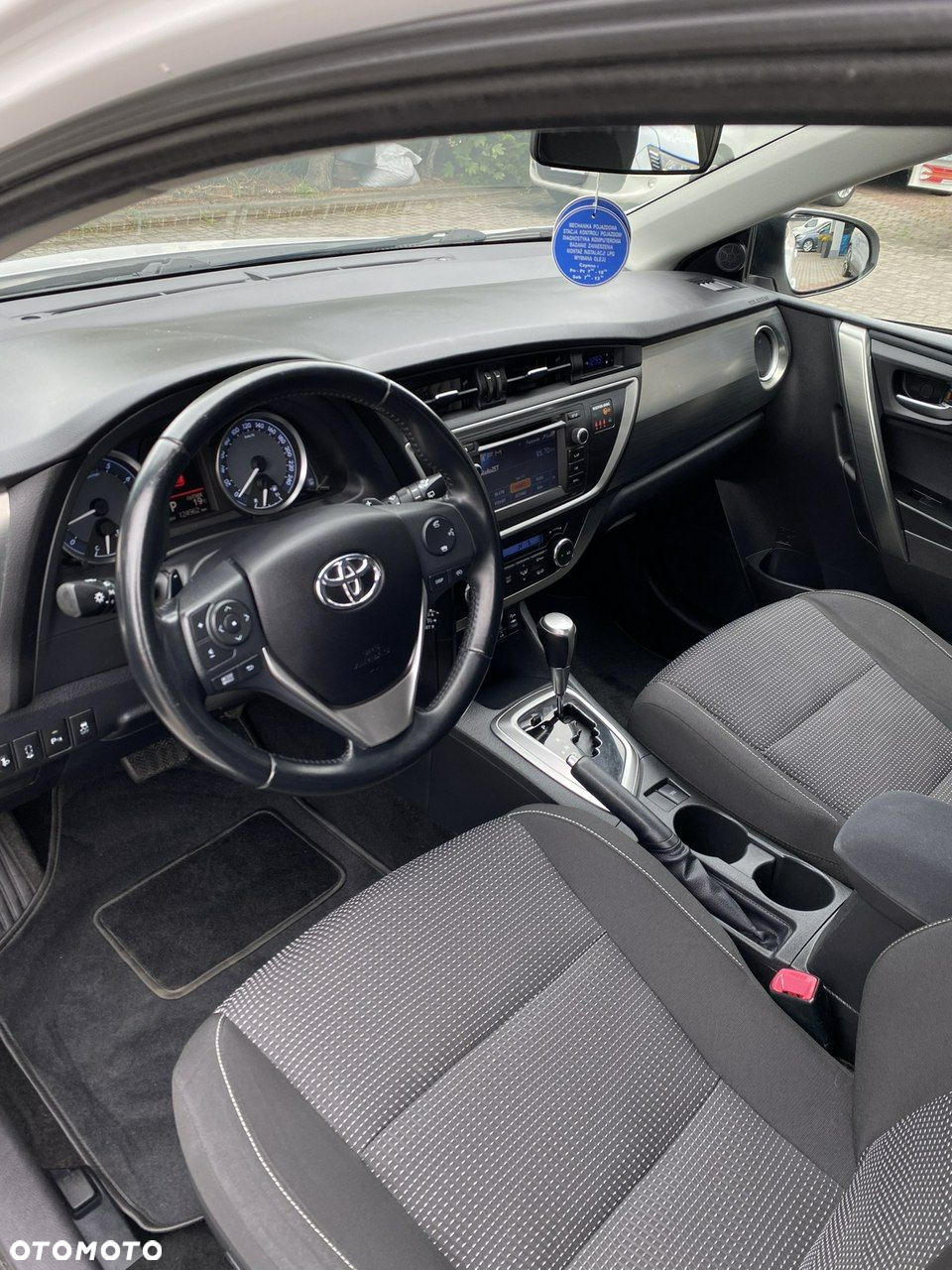 Toyota Auris - 13