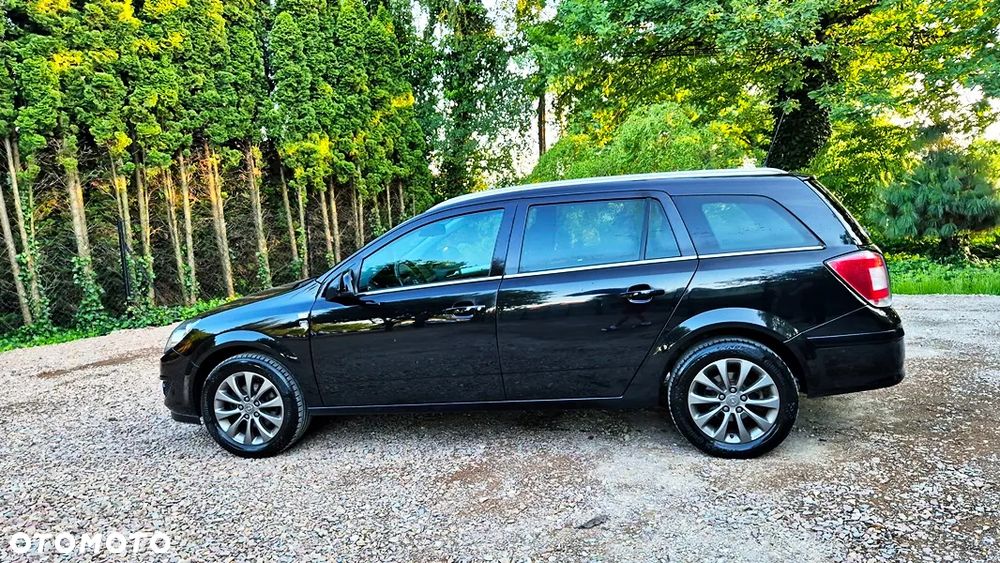 Opel Astra 1.6 NAVI - 25