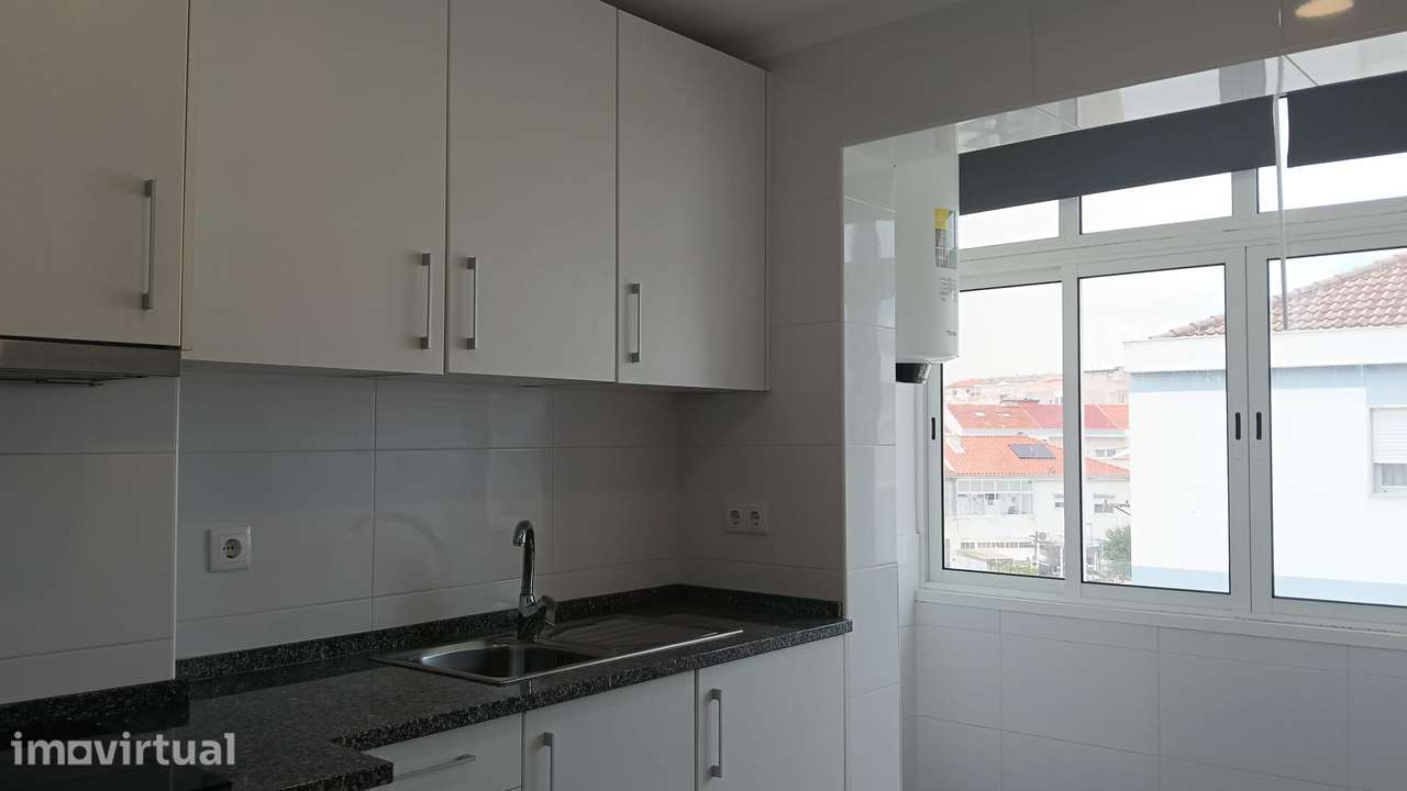 Apartamento T1 no Feijó Almada - Grande imagem: 4/12