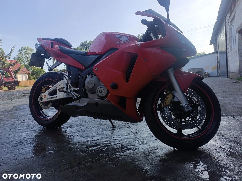 Honda CBR - 3