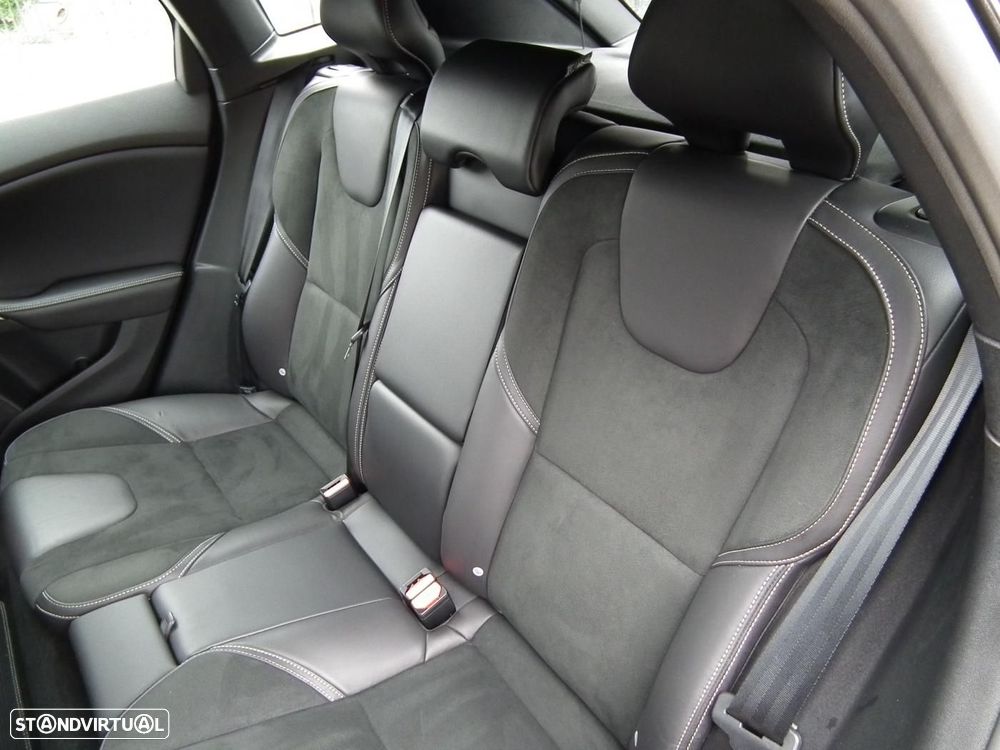 Volvo V40 2.0 D3 R-Design - 16