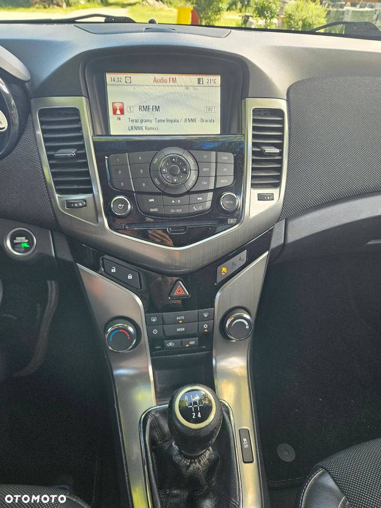 Chevrolet Cruze 1.8 LT+ - 18
