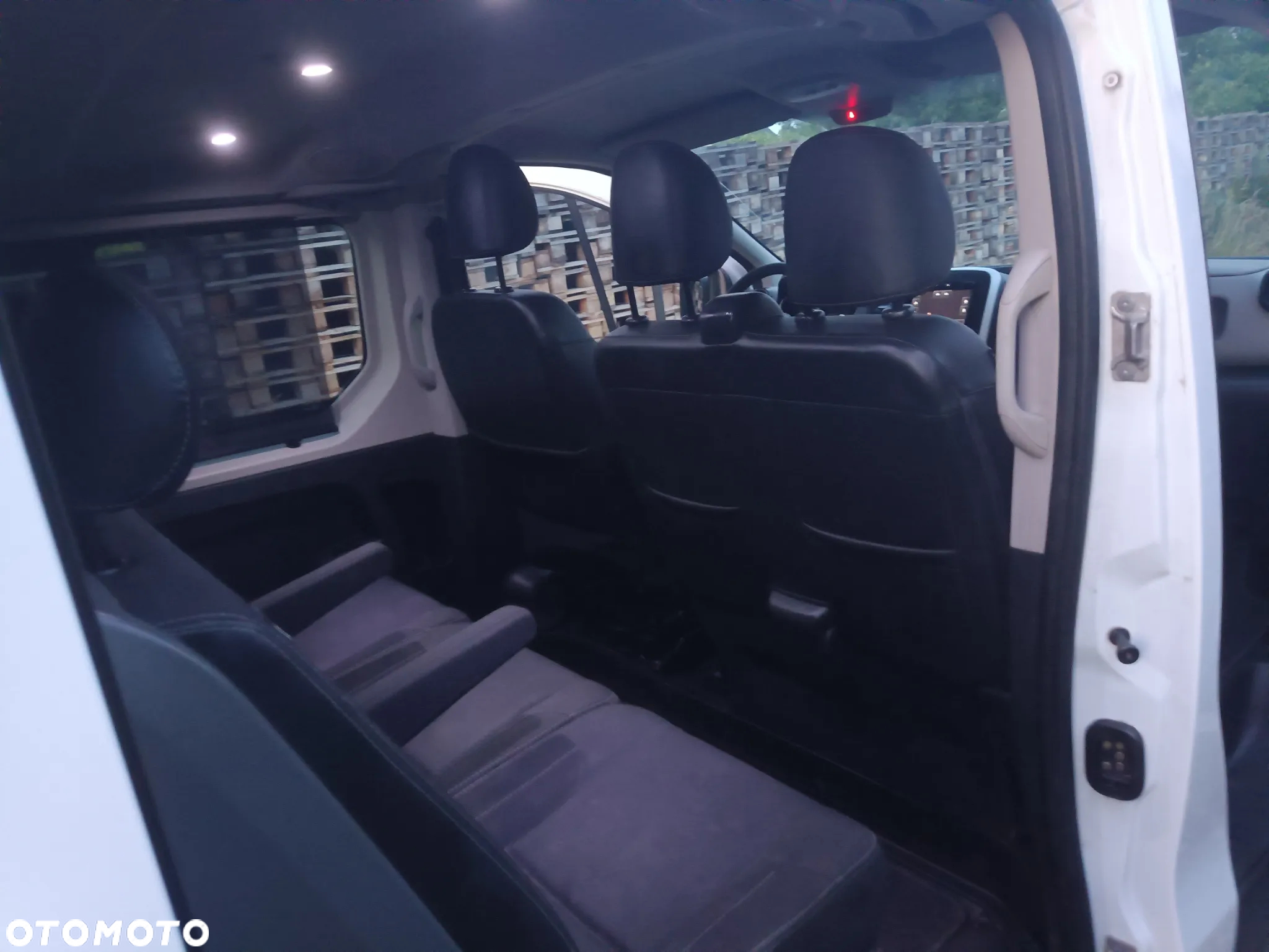 Renault Trafic - 22
