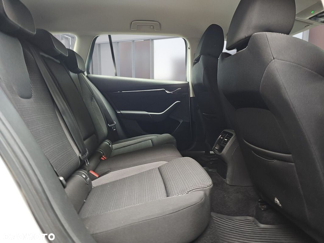 Skoda Octavia 2.0 TDI Ambition - 14