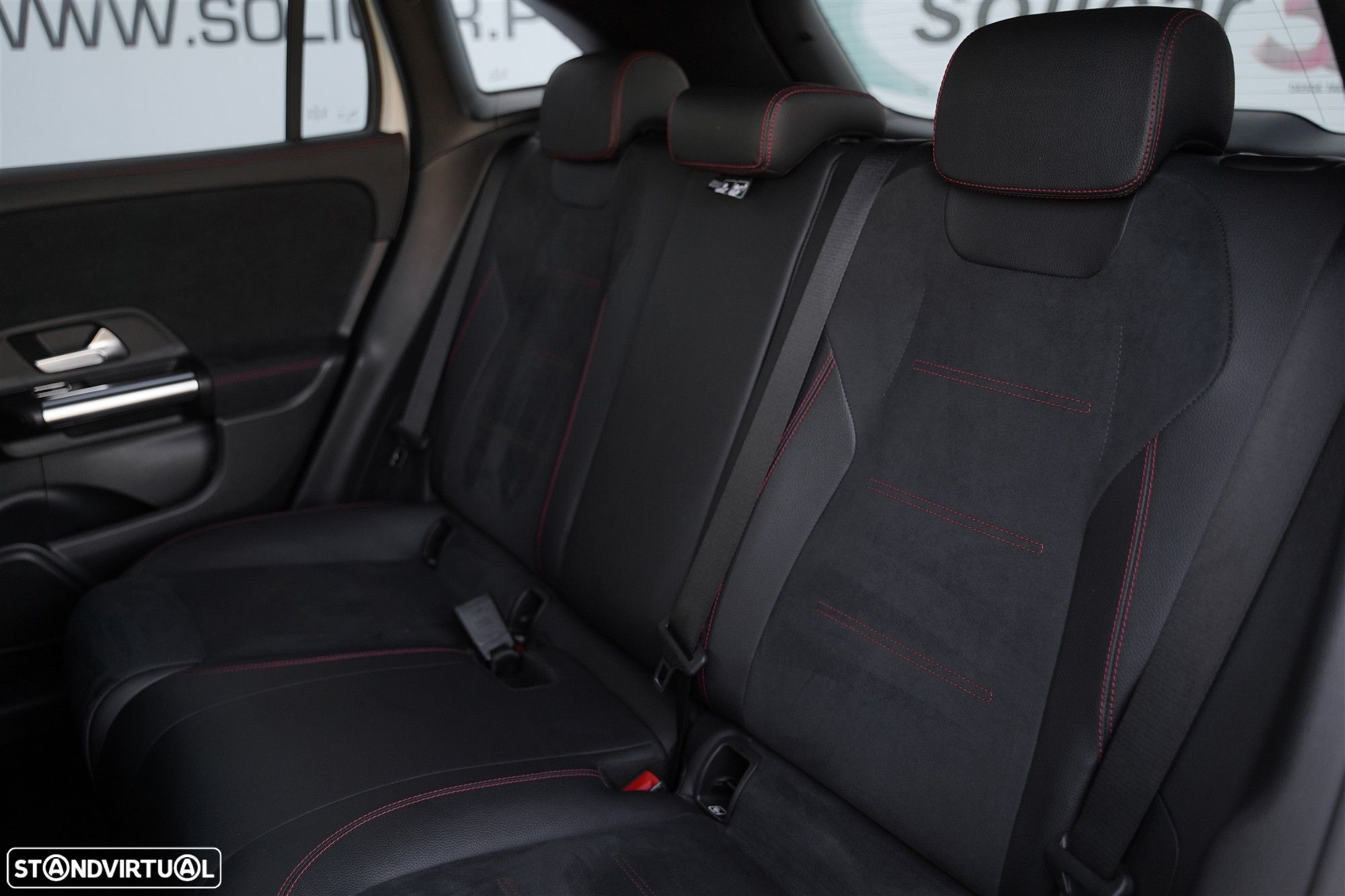 Mercedes-Benz GLA 180 d AMG Line - 13