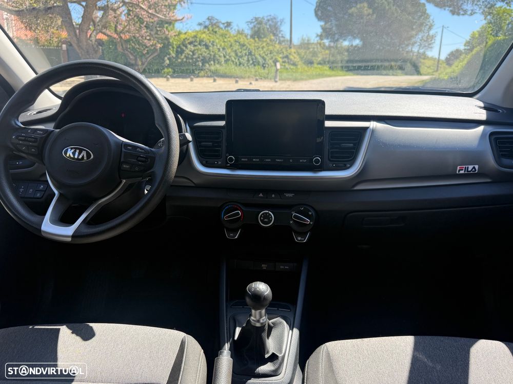 Kia Stonic 1.2 by FILA - 7