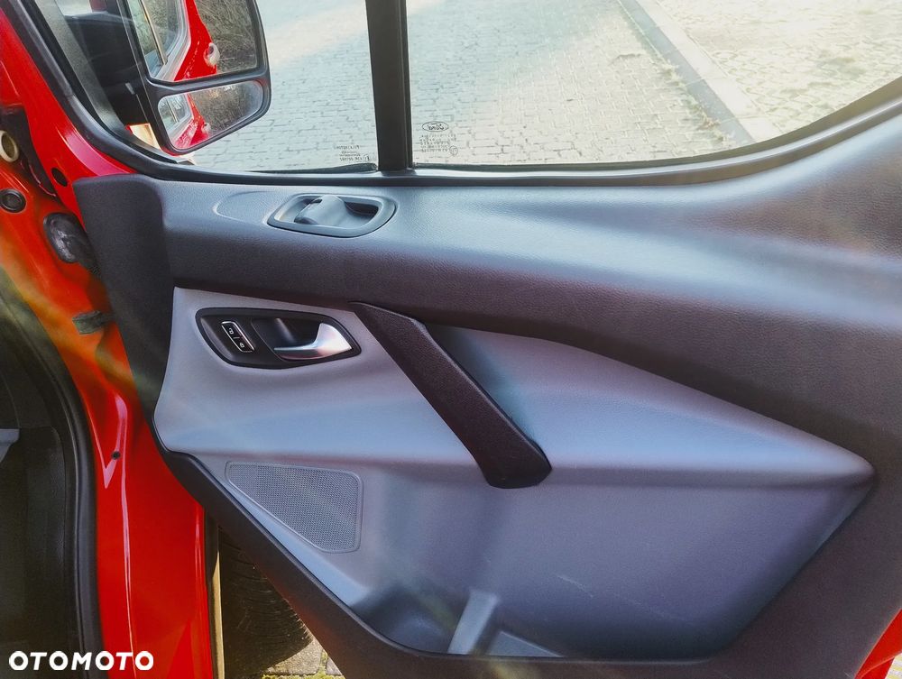 Ford TRANSIT CUSTOM - 14