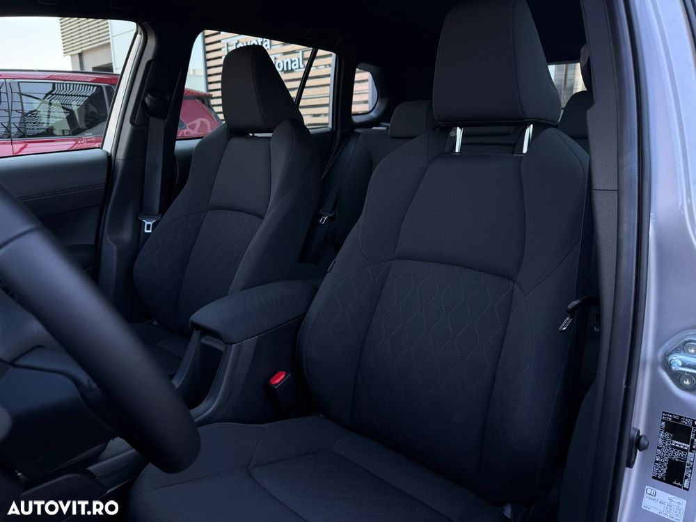 Toyota Corolla Cross - 13