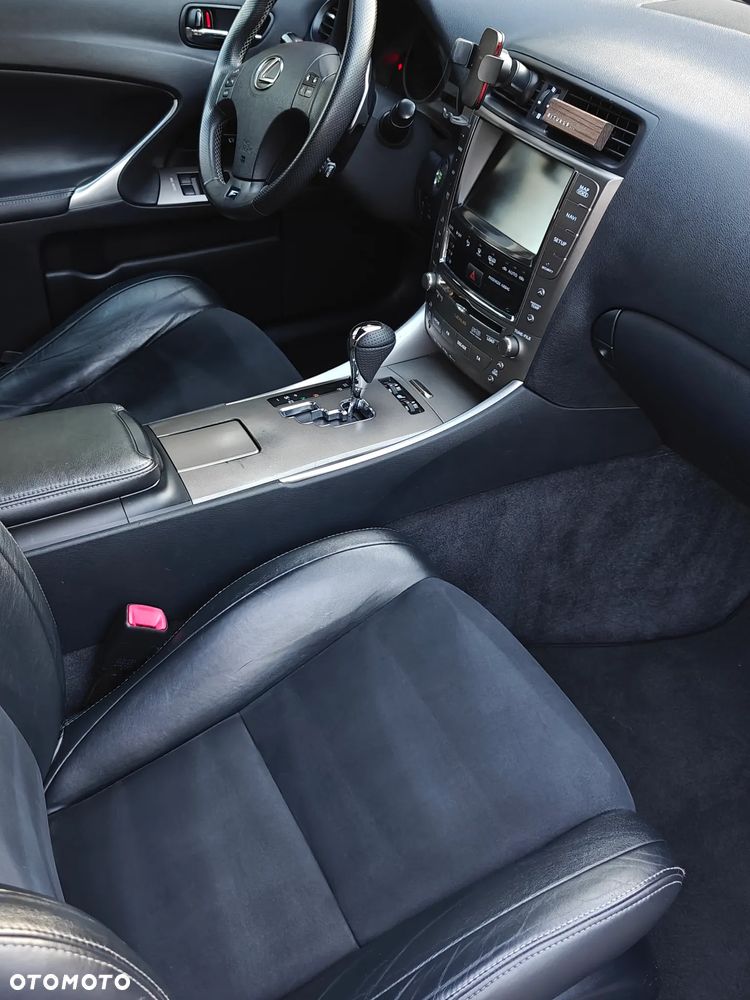 Lexus IS 250 F Sport - 26