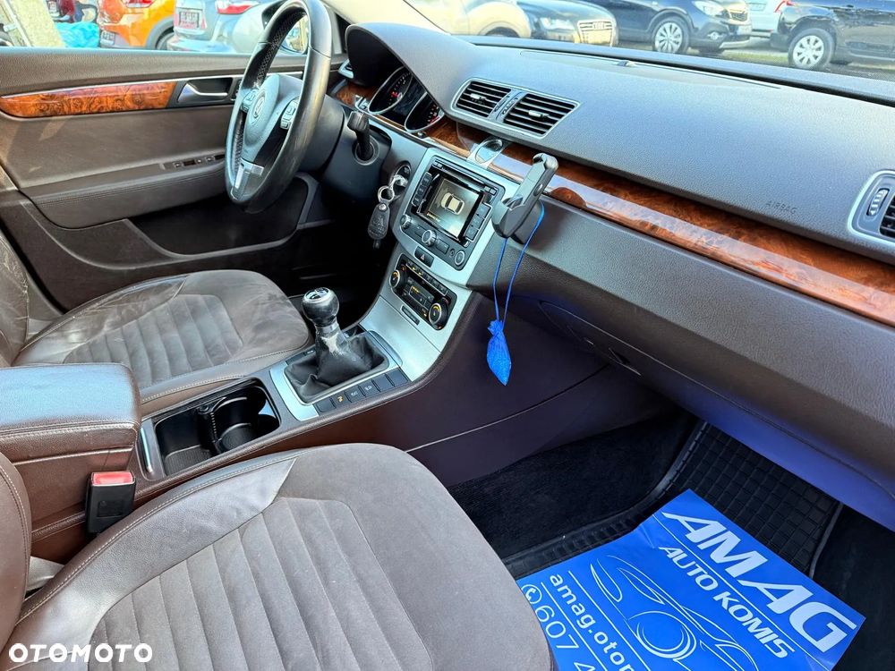 Volkswagen Passat Variant 2.0 Blue TDI SCR Trendline - 14