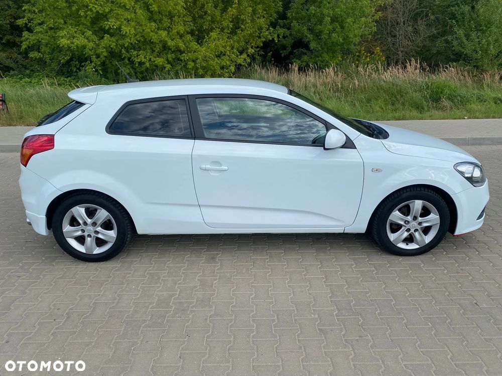 Kia Ceed - 4