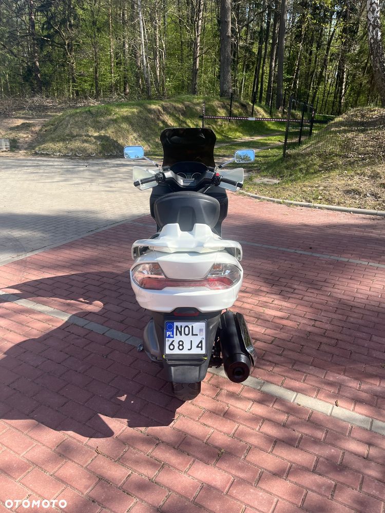 Suzuki Burgman - 9