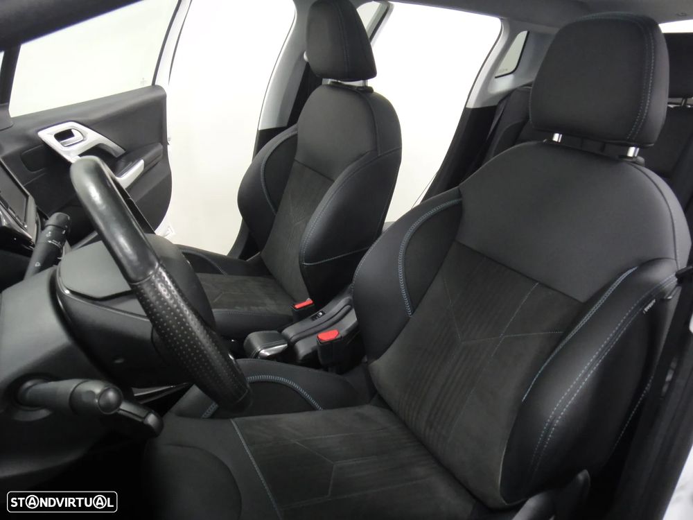 Peugeot 2008 1.2 PureTech Crossway EAT6 - 15