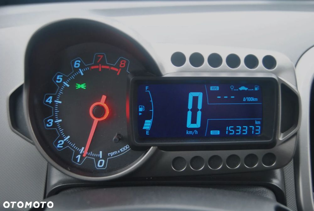 Chevrolet Aveo 1.2 LT - 11