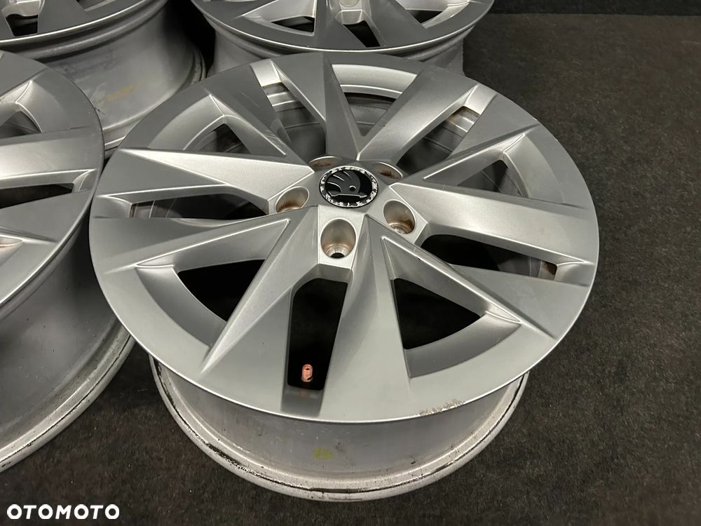 Alufelgi Skoda Octavia IV, III, Karoq, VW Golf 6, 7, Caddy, Touran 17 cali 5x112 4szt. Ładne! - 9