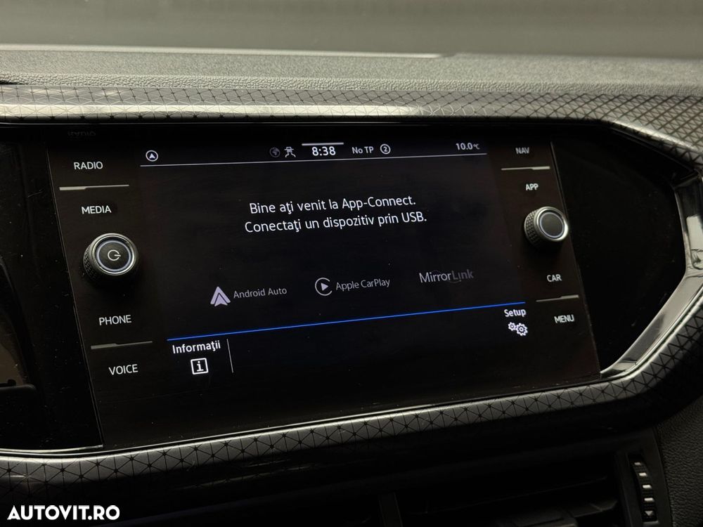 Volkswagen T-Cross - 12