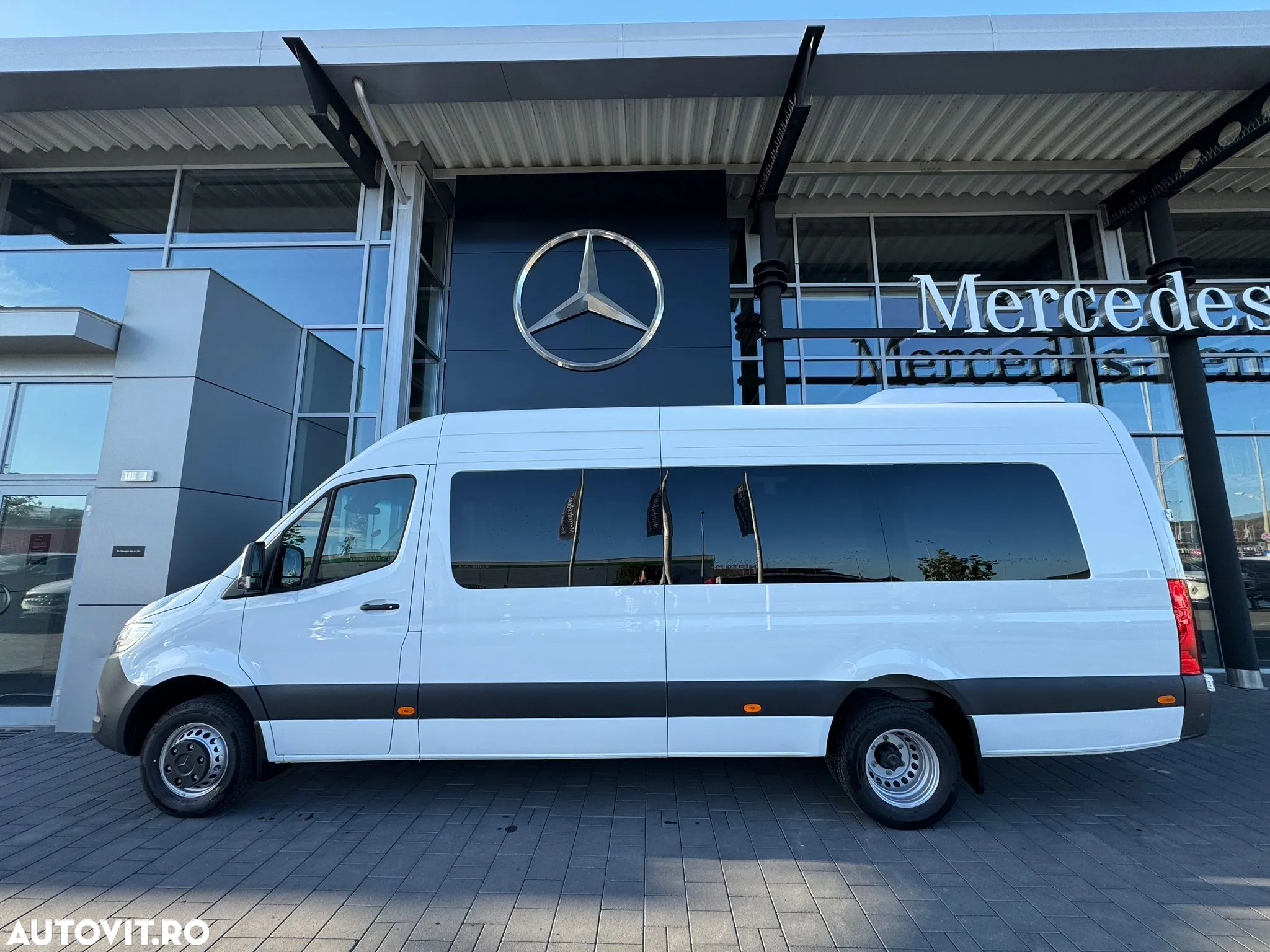 Mercedes-Benz Sprinter - 2