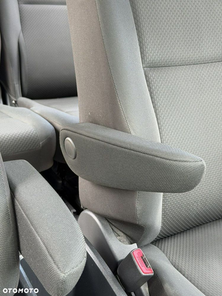 Toyota Corolla Verso - 23