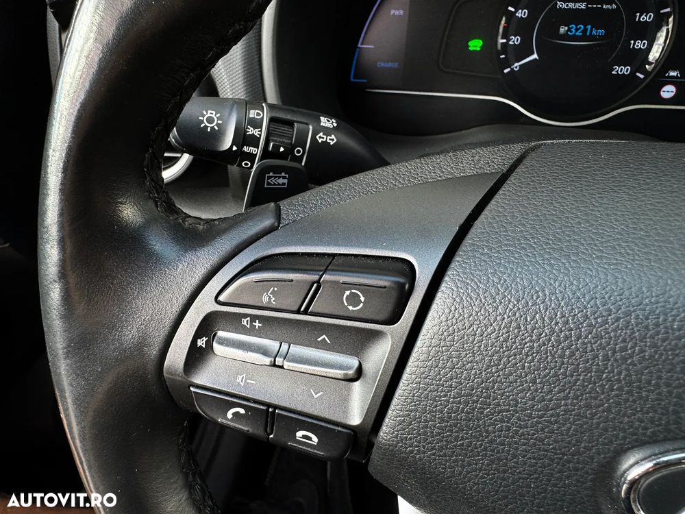 Hyundai KONA Premium - 38