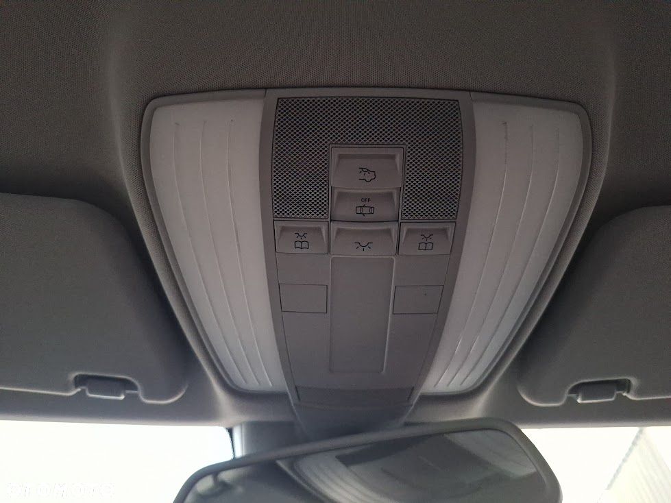 Mercedes-Benz Klasa E 200 CGI BlueEFFICIENCY 7G-TRONIC Avantgarde - 22