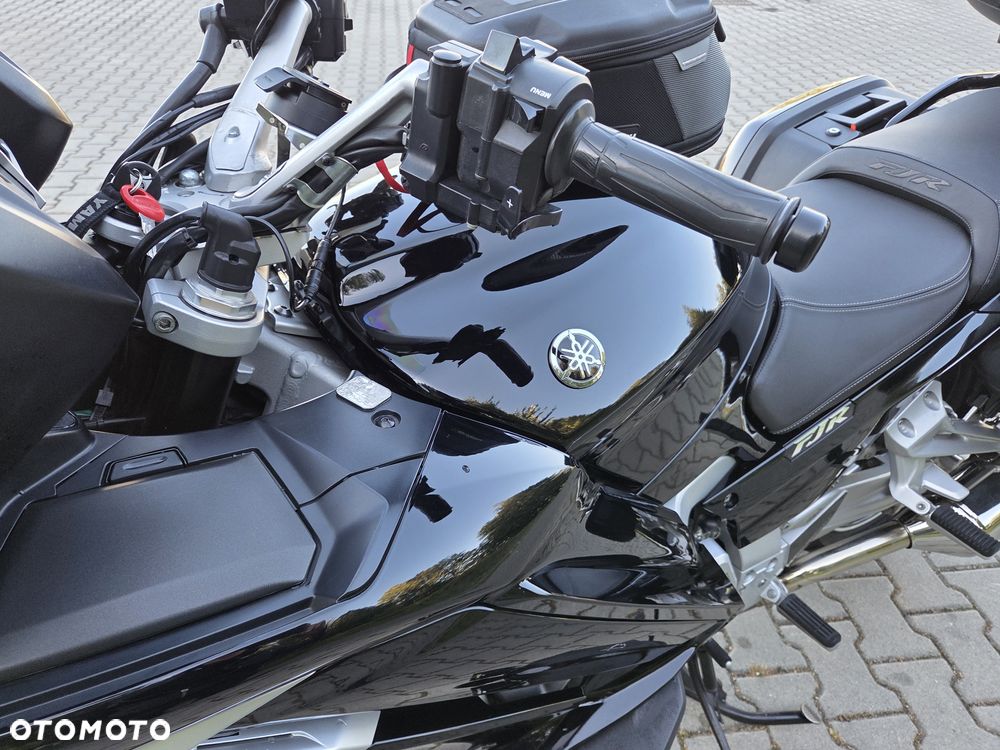 Yamaha FJR - 33