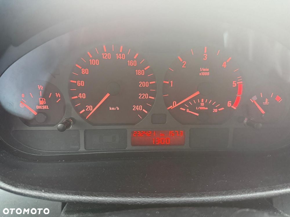 BMW Seria 3 320d - 8