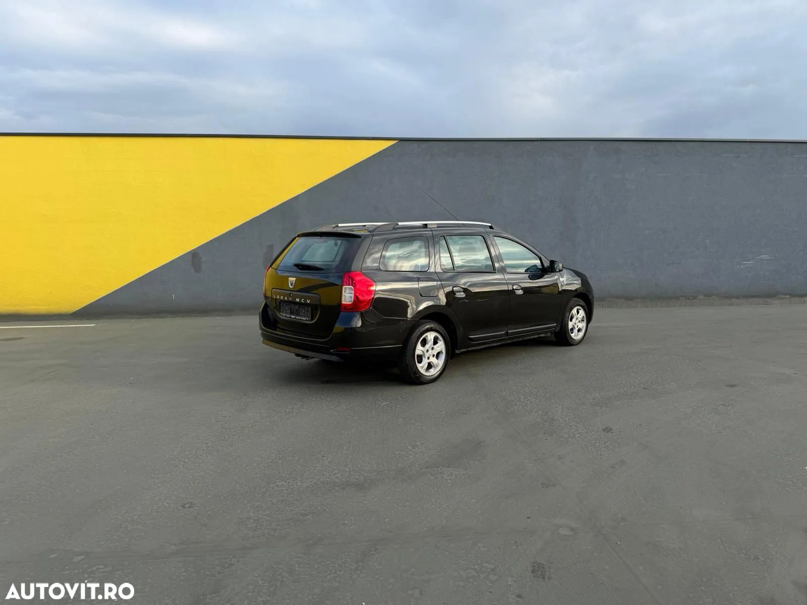 Dacia Logan Van - 1