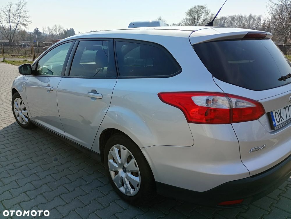Ford Focus 1.6 Edition - 16