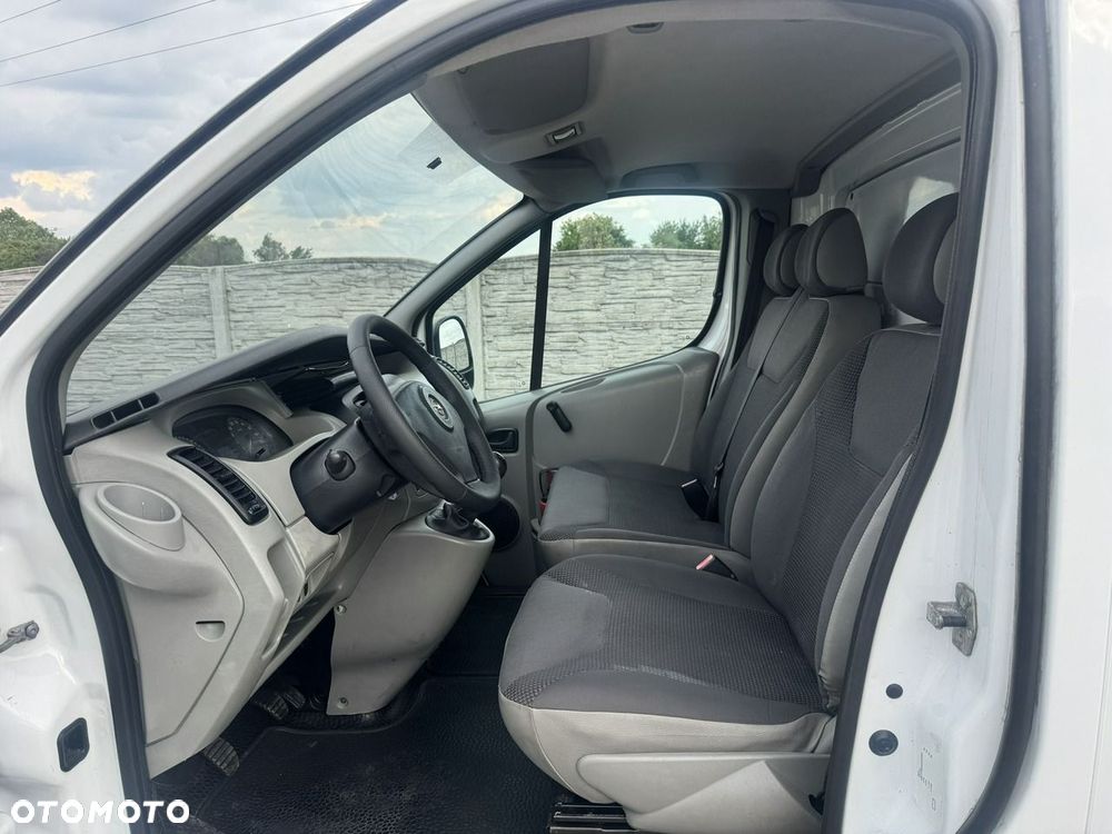 Opel Vivaro - 11