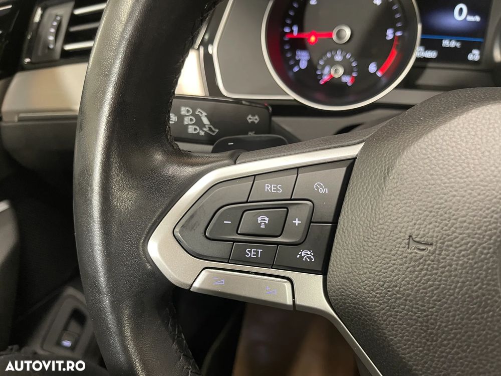 Volkswagen Passat 2.0 TDI DSG Highline - 23